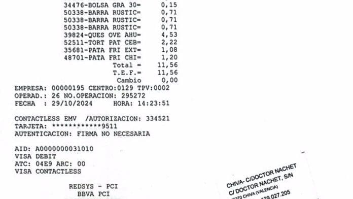 Bomberos Poyo compran comida Chiva
