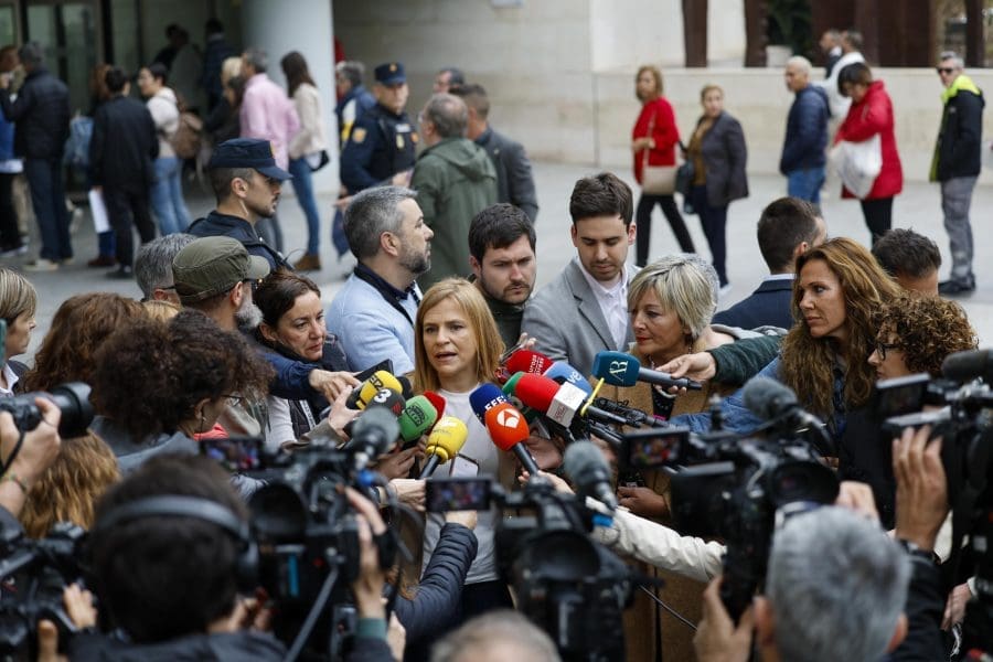 La delegada del Gobierno en la Comunitat Valenciana, Pilar Bernabé, en los juzgado de València. EFE/Ana Escobar