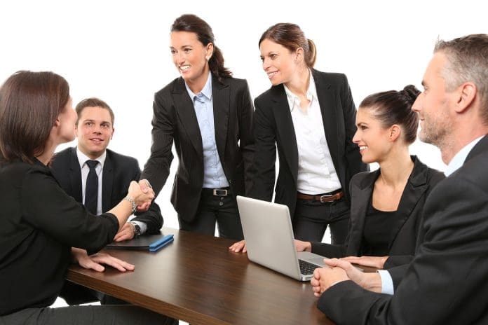 contratar emprender empleo trabajo